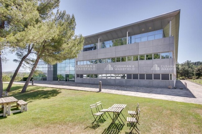Plus de détails pour 430 Rue Pierre Simon Laplace, Aix-en-Provence - Bureau à louer