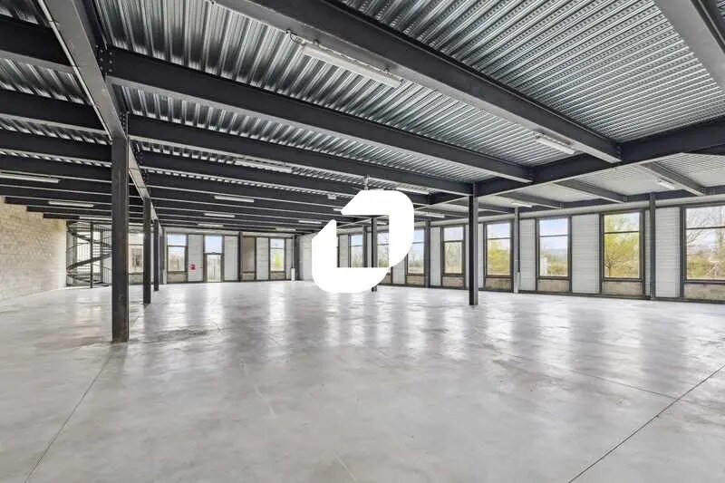 Local d'activités dans Tremblay-en-France à vendre - Photo de l’immeuble – Image 3 sur 22