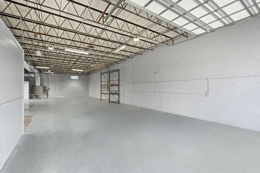 270 SW 33rd St, Fort Lauderdale, FL à louer - Photo de l’immeuble – Image 2 sur 23