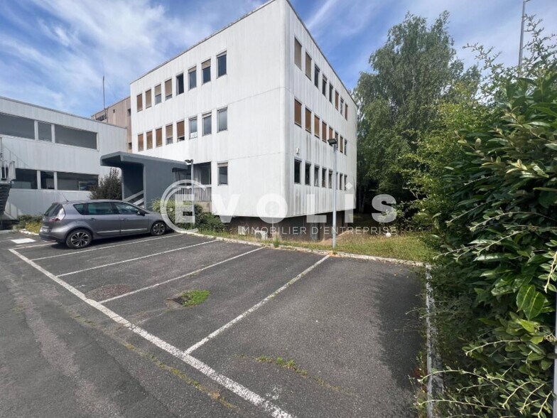 Bureau dans Chennevières-sur-Marne à louer - Photo de l’immeuble – Image 1 sur 14