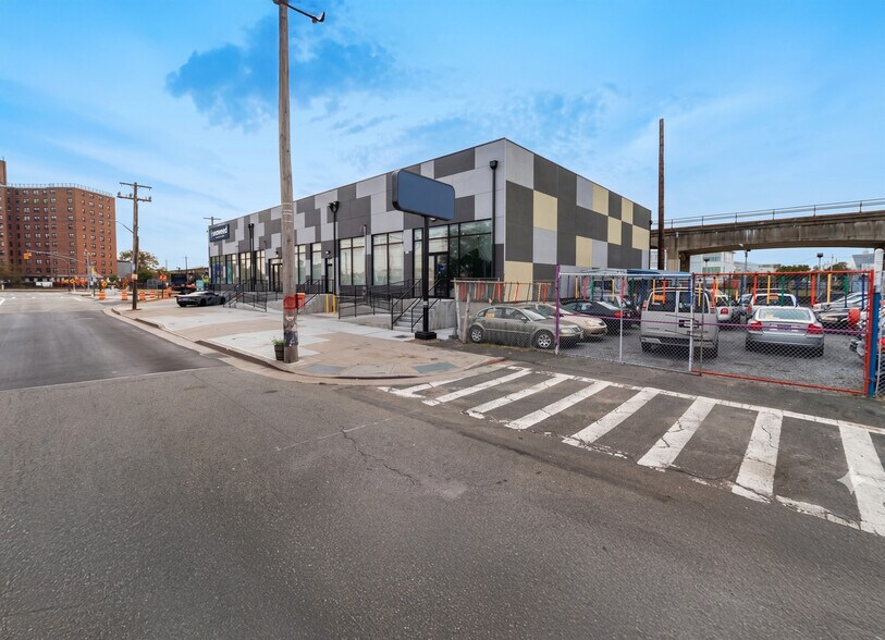 7317 Beach Channel Dr, Arverne, NY à louer - Photo de l’immeuble – Image 3 sur 8