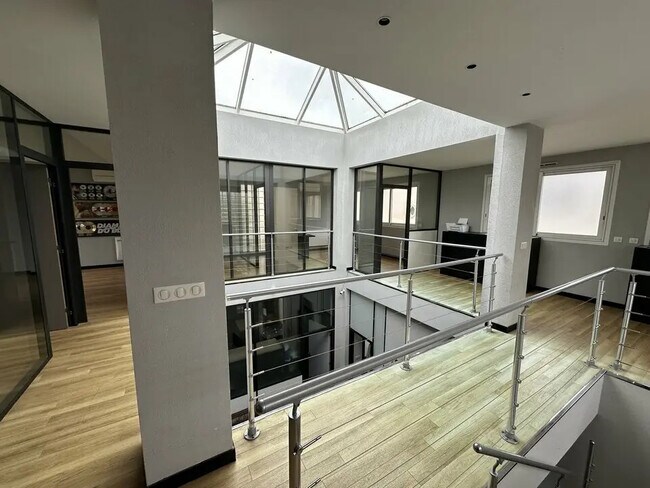 Plus de détails pour Bureau à louer