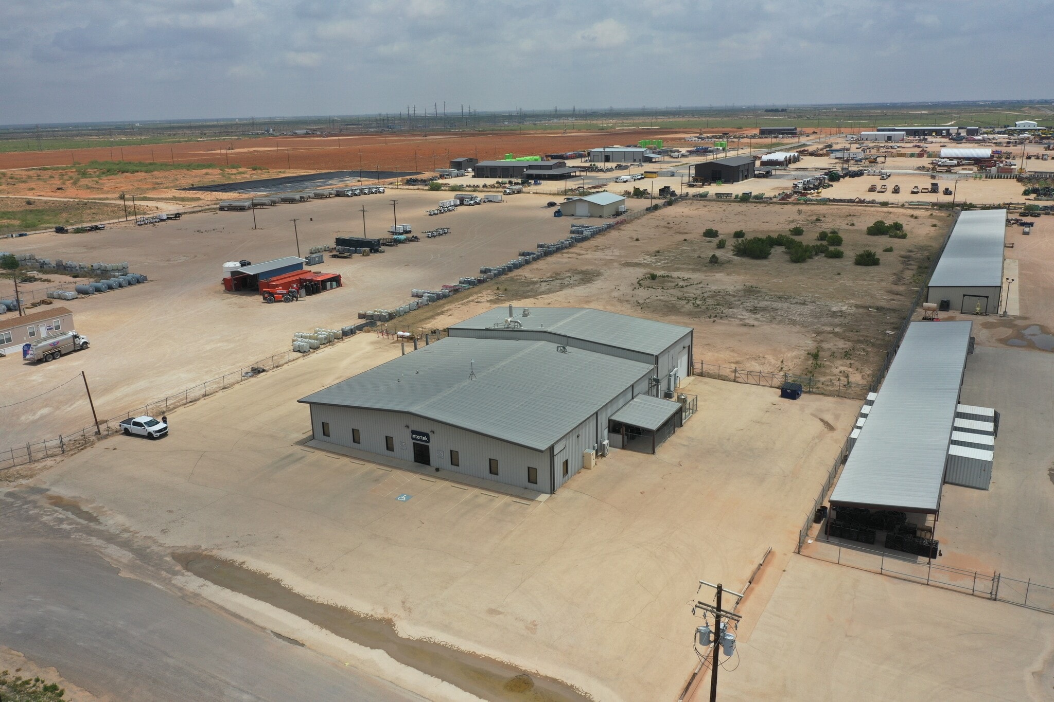 5718 N County Road 1287, Midland, TX à louer Photo de l’immeuble– Image 1 sur 15