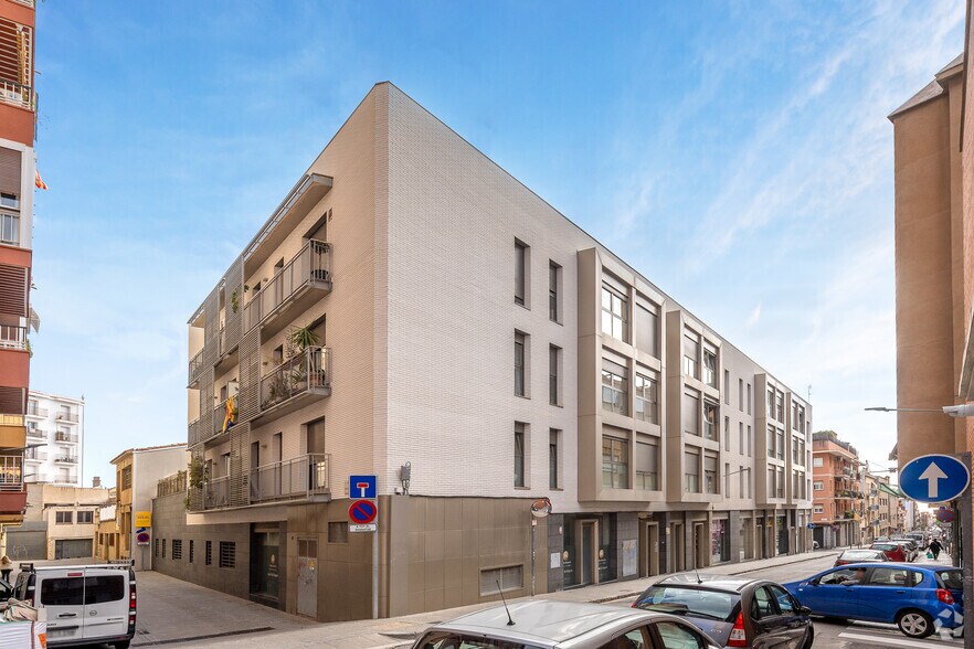 Carrer Pizarro, 82-94, Mataró, Barcelona à louer - Photo de l’immeuble – Image 2 sur 7
