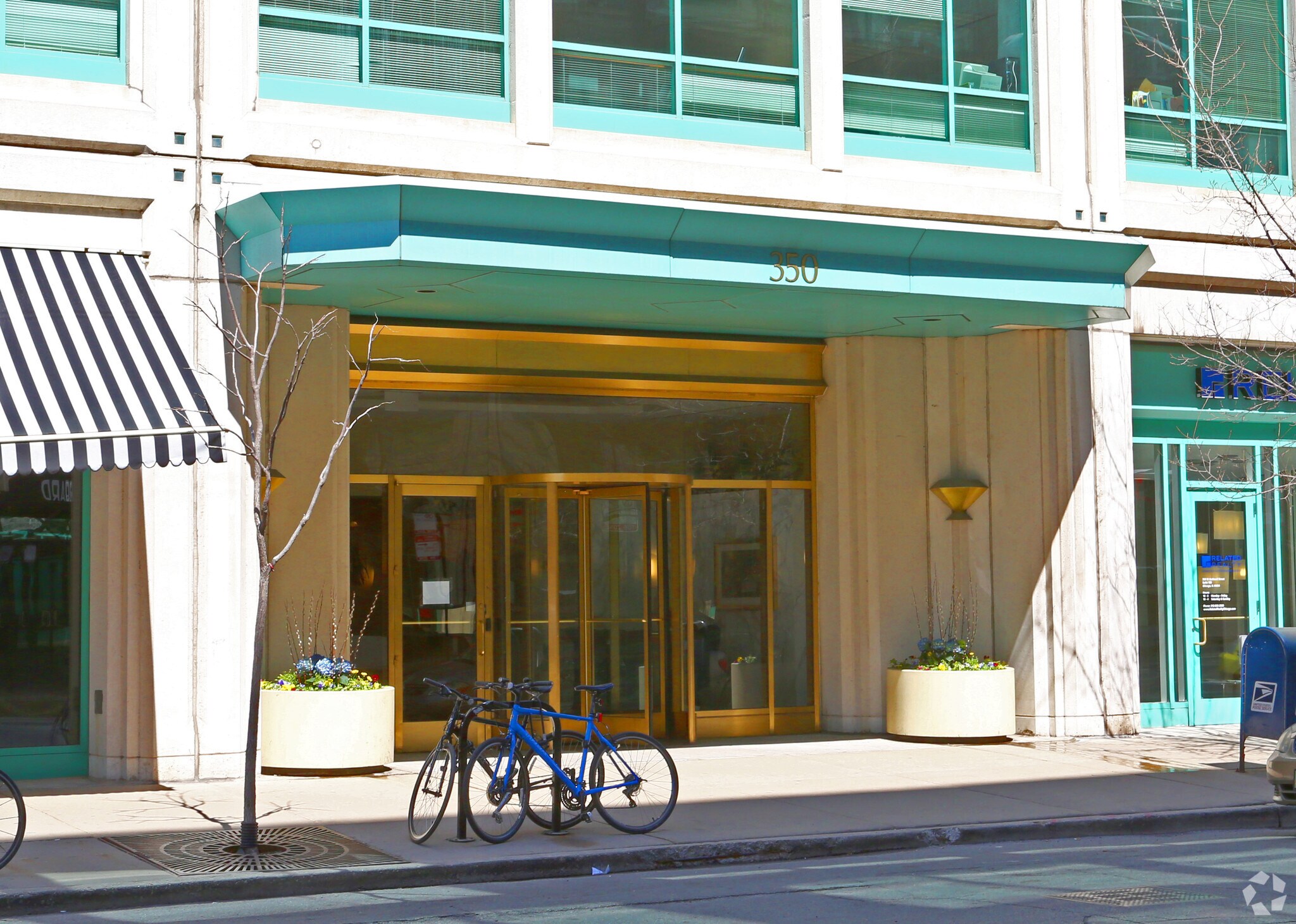 350 W Hubbard St, Chicago, IL à louer Photo principale– Image 1 sur 2