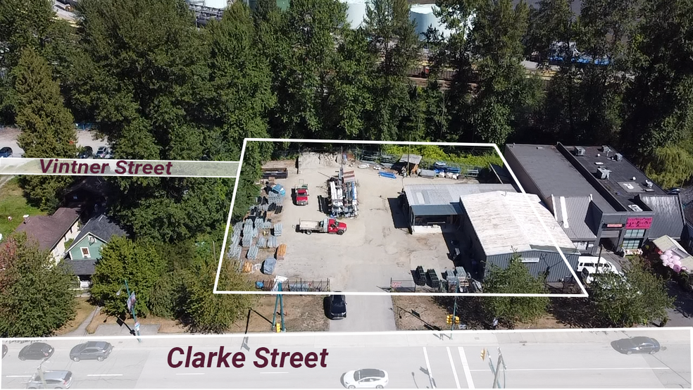2300 Clarke St, Port Moody, BC à vendre - Photo de l’immeuble – Image 2 sur 4