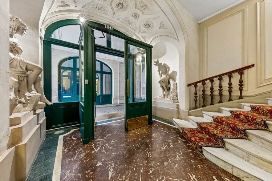 18 Rue De L'Arcade, Paris à louer - Hall d’entrée – Image 2 sur 9