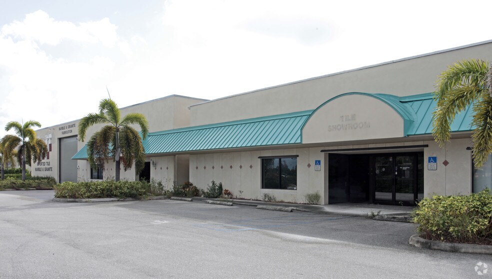 3308 W 45th St, West Palm Beach, FL à louer - Photo de l’immeuble – Image 2 sur 4
