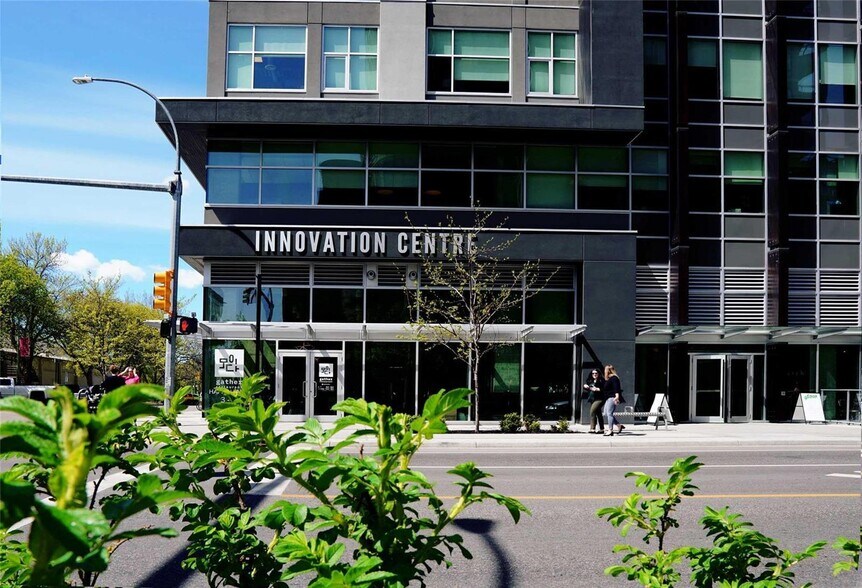 460 Doyle Ave, Kelowna, BC à louer - Photo de l’immeuble – Image 3 sur 8