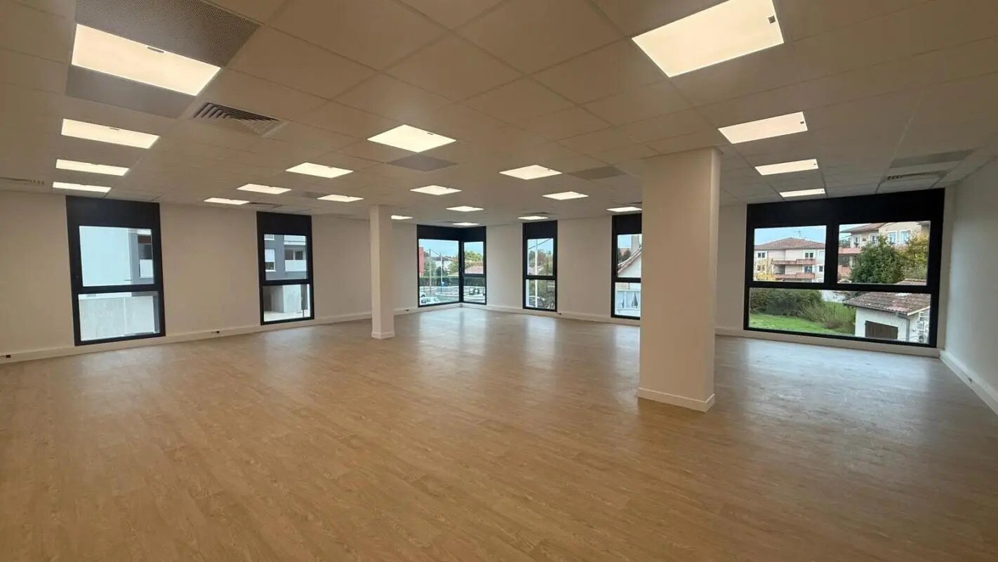 Local d’activités dans Péronnas à louer Photo intérieure– Image 1 sur 4