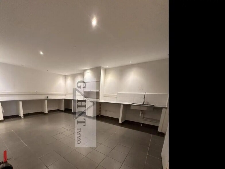 Industriel/Logistique dans Alfortville à vendre - Photo de l’immeuble – Image 2 sur 7