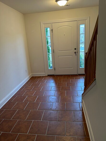 Representative Lane portefeuille de 1 biens à vendre sur LoopNet.fr - Photo de l’immeuble – Image 2 sur 6