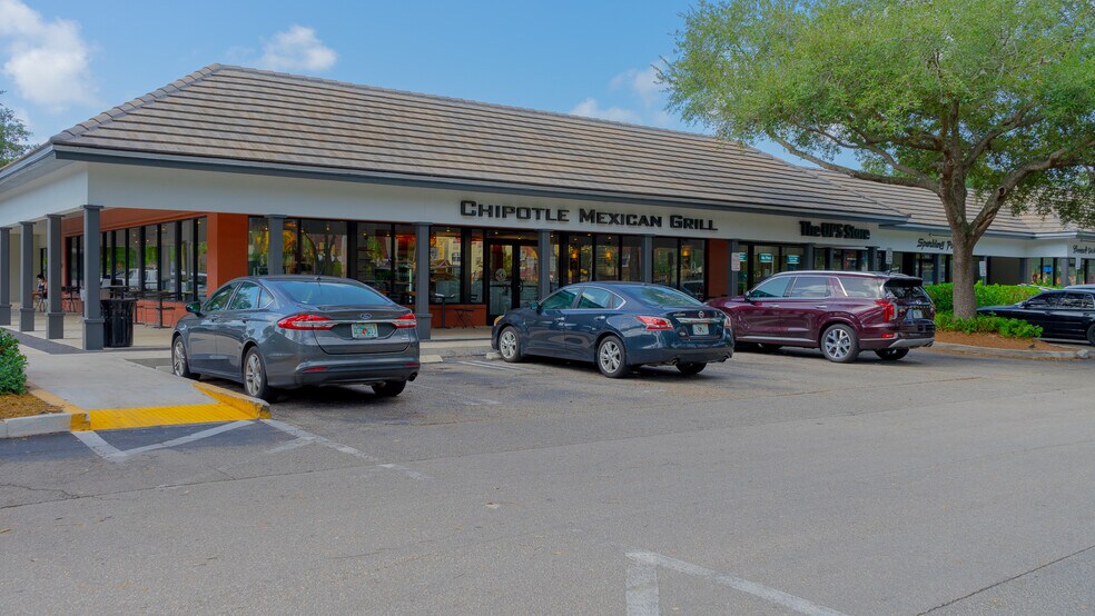 8000-8040 NW 154th St, Miami Lakes, FL à louer - Photo principale – Image 1 sur 4