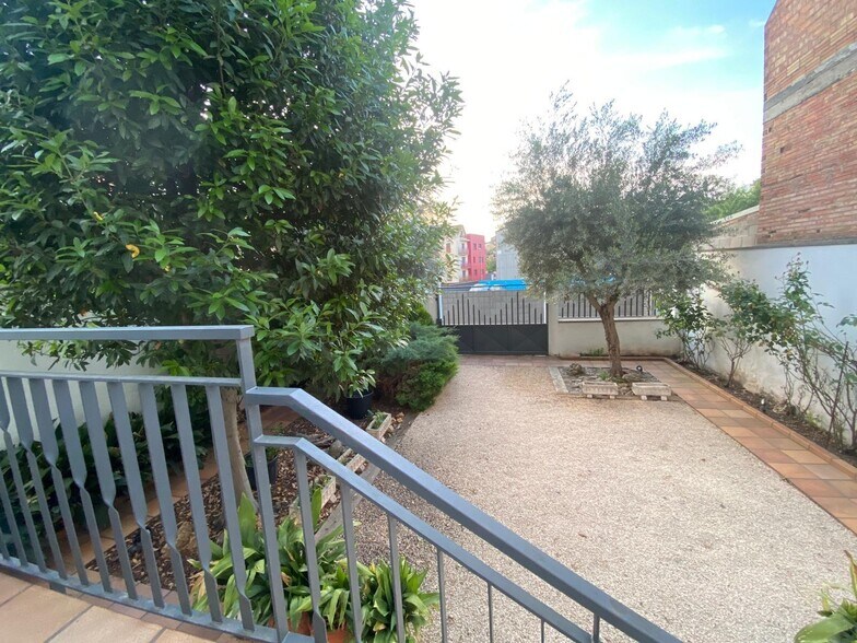 Immeuble residentiel dans Artés, Barcelona à vendre - Photo de l’immeuble – Image 3 sur 4