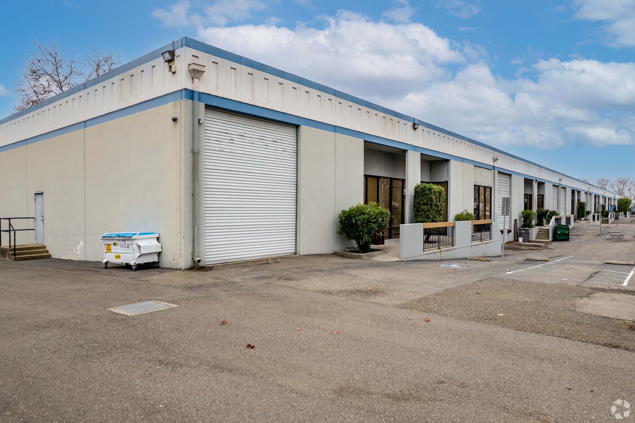 25055-25079 Viking St, Hayward, CA à louer Photo principale– Image 1 sur 5