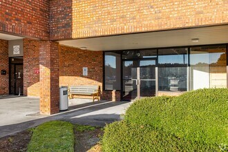 11 Gateway Blvd S, Savannah, GA à louer Photo de l’immeuble– Image 1 sur 4