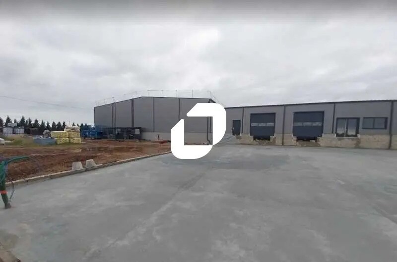 Local d’activités dans Générac à louer - Photo de l’immeuble – Image 1 sur 7