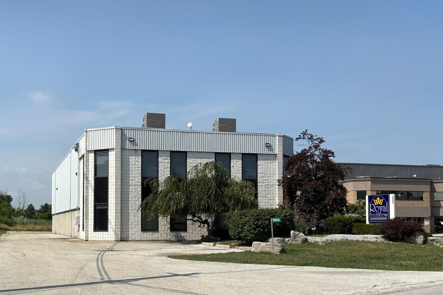 1945 Blackacre Dr, Tecumseh, ON à louer - Photo principale – Image 1 sur 9