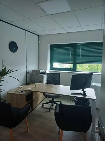 Bureau dans Caen à louer - Photo de l’immeuble – Image 3 sur 11