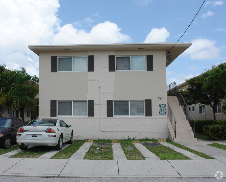 711 SW 5th St, Miami, FL à vendre - Photo de l’immeuble – Image 3 sur 3