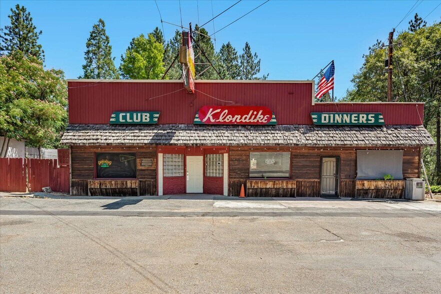 21375 Main St, Lakehead, CA à vendre - Photo de l’immeuble – Image 2 sur 45