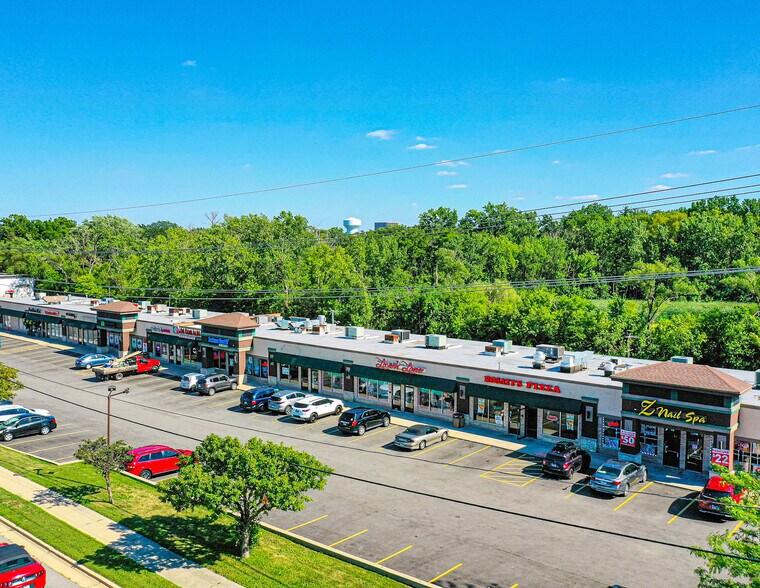 701-743 E Roosevelt Rd, Lombard, IL à louer - Photo de l’immeuble – Image 2 sur 6