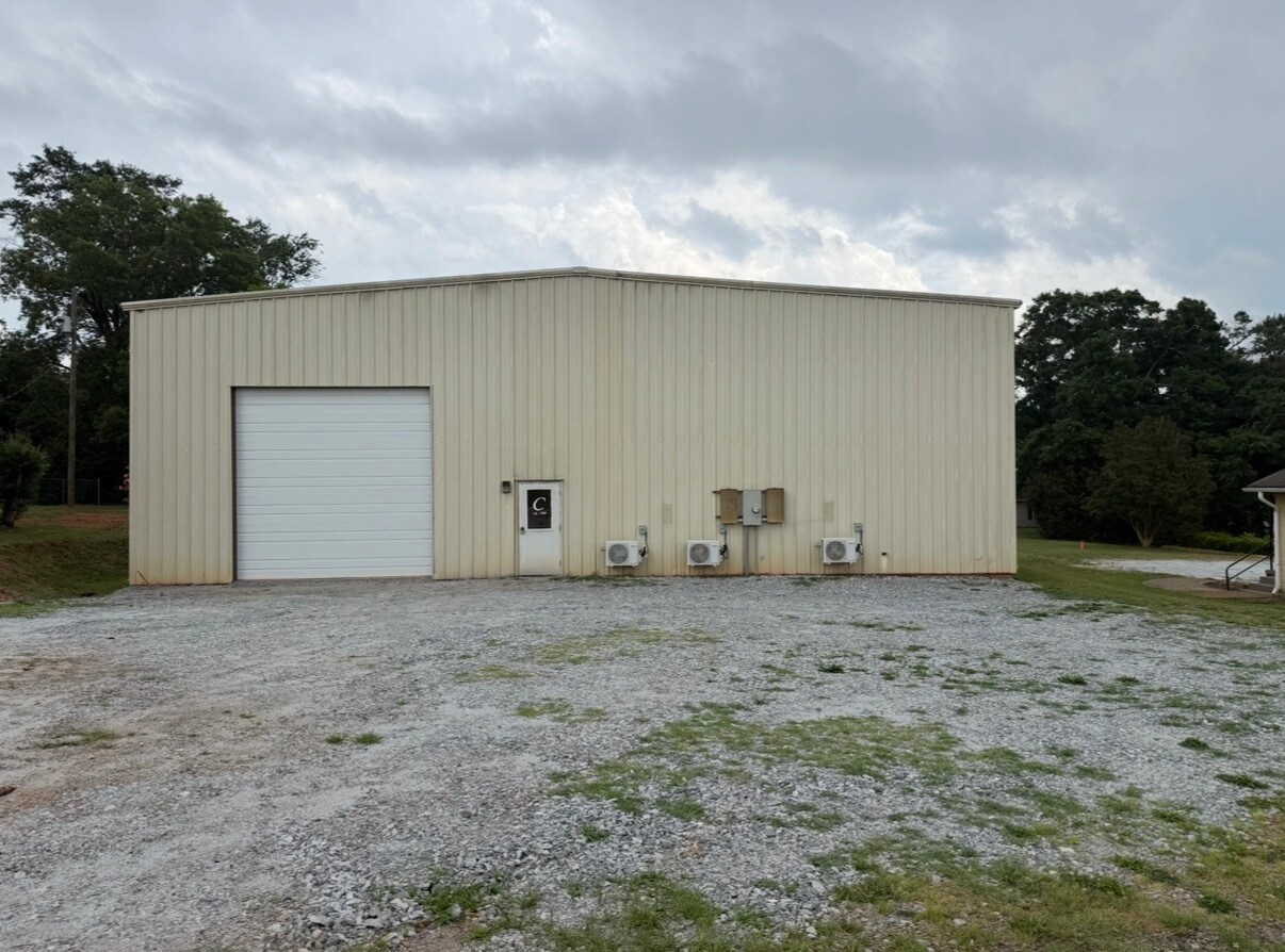 6114 US-76, Pendleton, SC à louer Photo de l’immeuble– Image 1 sur 32