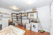 7 Bank St
