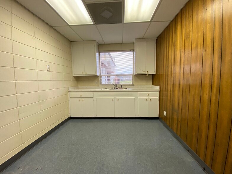 5365 Willis Rd, Theodore, AL à louer - Photo de l’immeuble – Image 3 sur 15