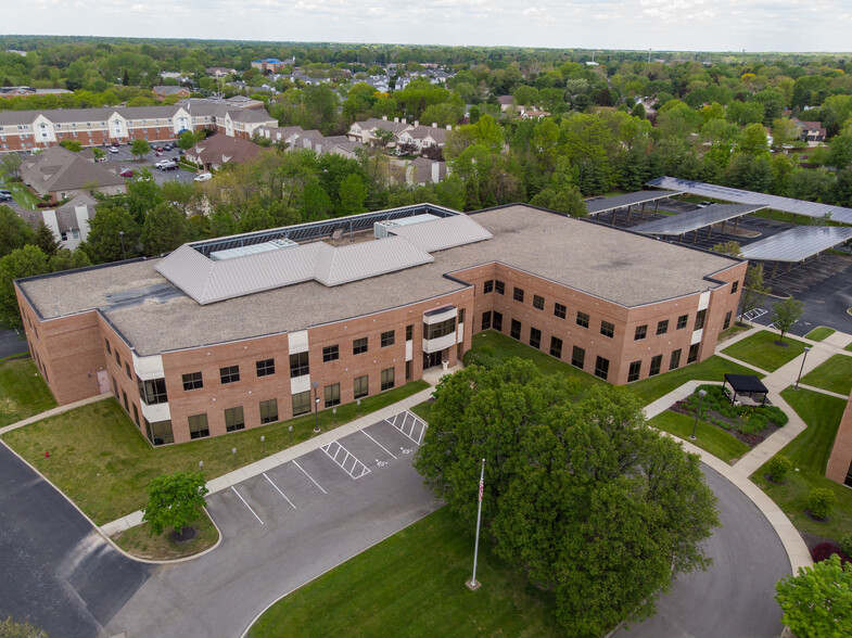 690 Taylor Rd, Gahanna, OH à louer - Photo de l’immeuble – Image 3 sur 8