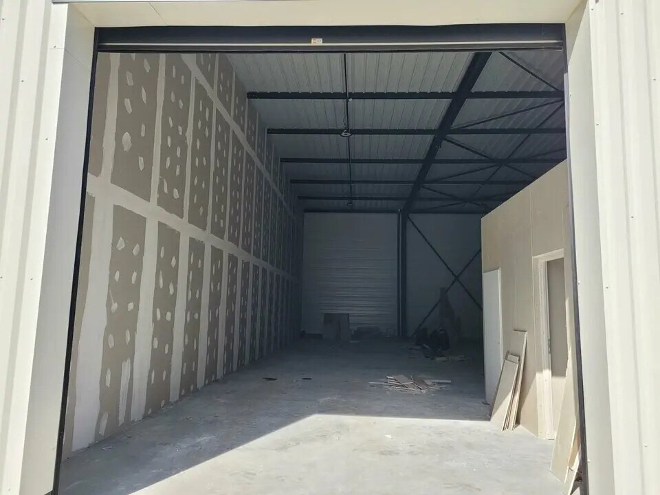 Industriel/Logistique dans Guéreins à louer Photo de l’immeuble– Image 1 sur 7