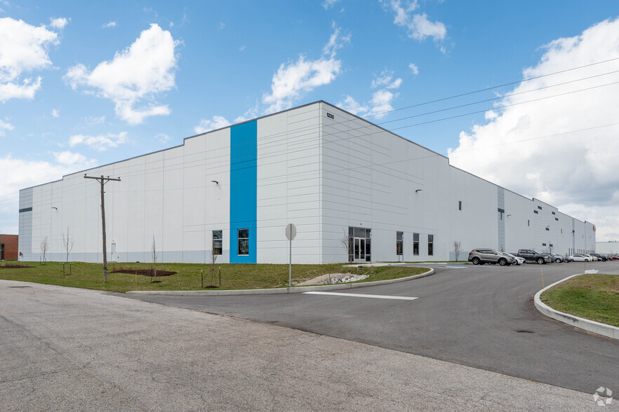 1230 S Post Rd, Indianapolis, IN à louer - Photo principale – Image 1 sur 7