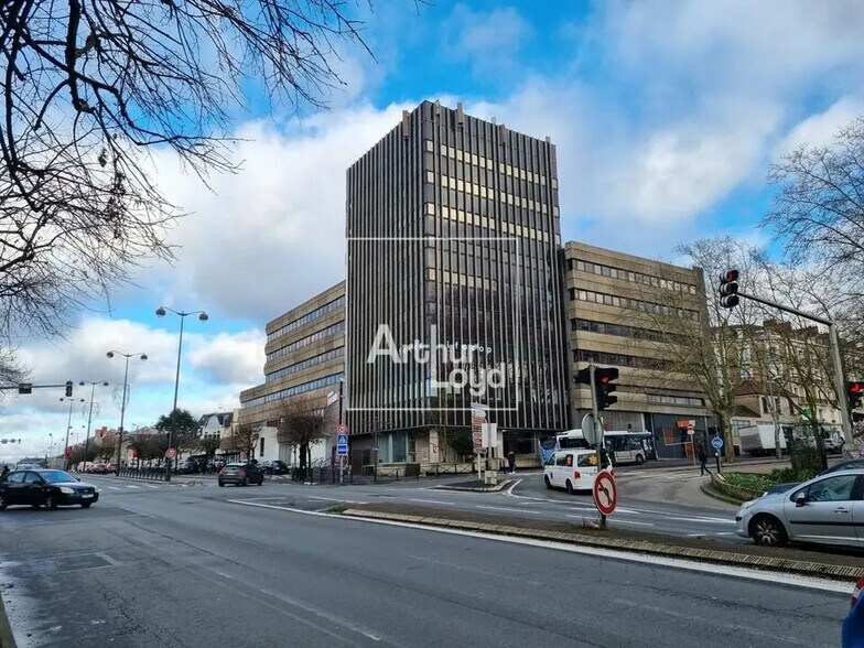Local commercial dans Melun à louer - Photo de l’immeuble – Image 1 sur 6