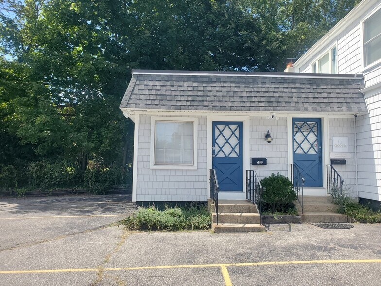 580 Maple Ave, Barrington, RI à louer - Photo de l’immeuble – Image 2 sur 4