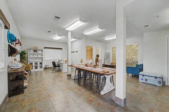 1633 Starr Dr, Yuba City, CA à louer Photo intérieure– Image 1 sur 7