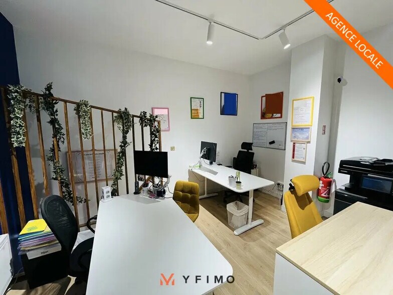 Bureau dans Poissy à louer - Photo de l’immeuble – Image 1 sur 8