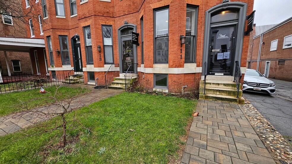111 E 25th St, Baltimore, MD à louer - Photo de l’immeuble – Image 3 sur 4