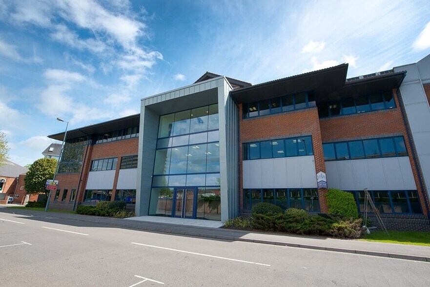 19 Threefield Ln, Southampton à louer - Photo de l’immeuble – Image 1 sur 10