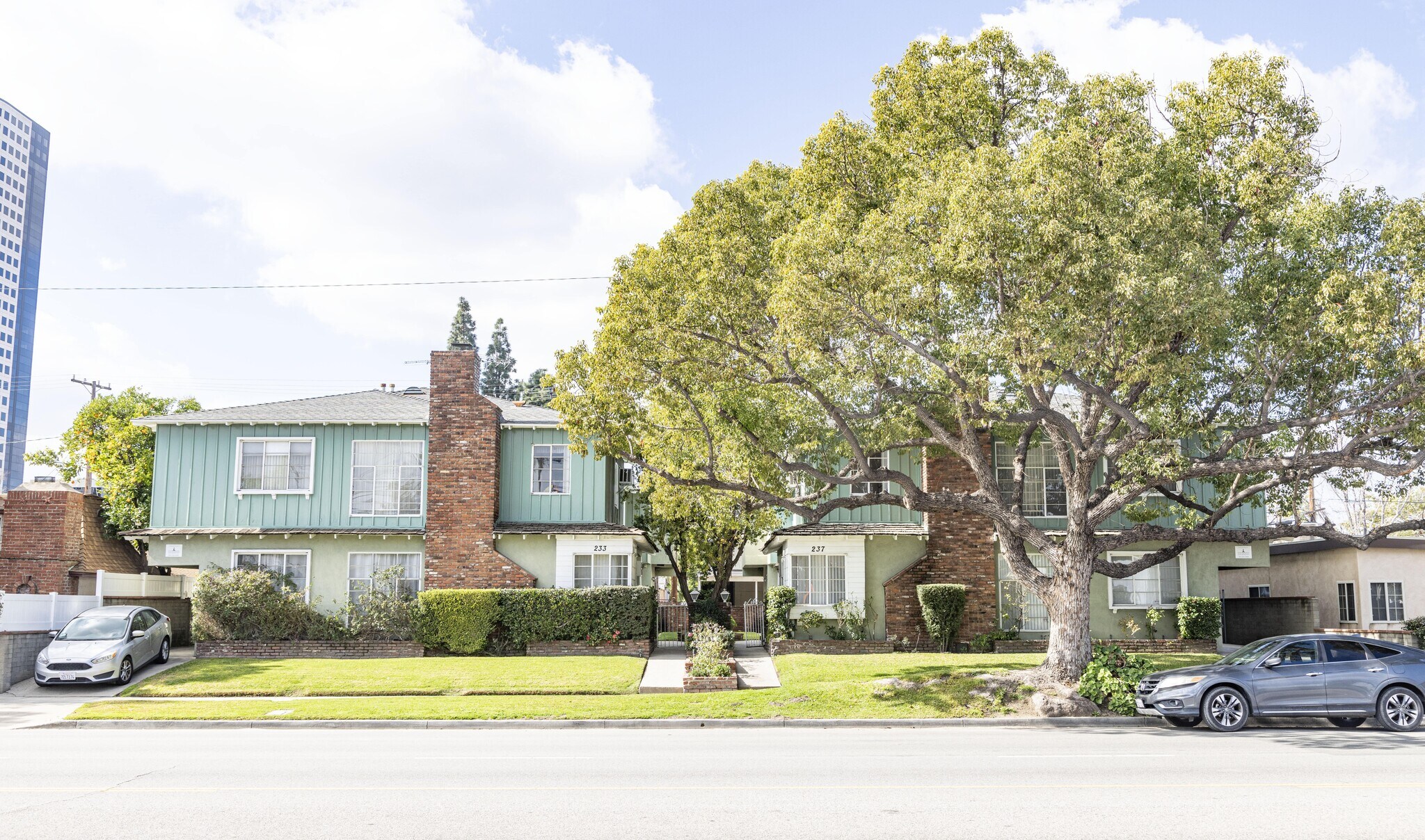 233 N Hollywood Way, Burbank, CA à vendre Photo principale– Image 1 sur 45