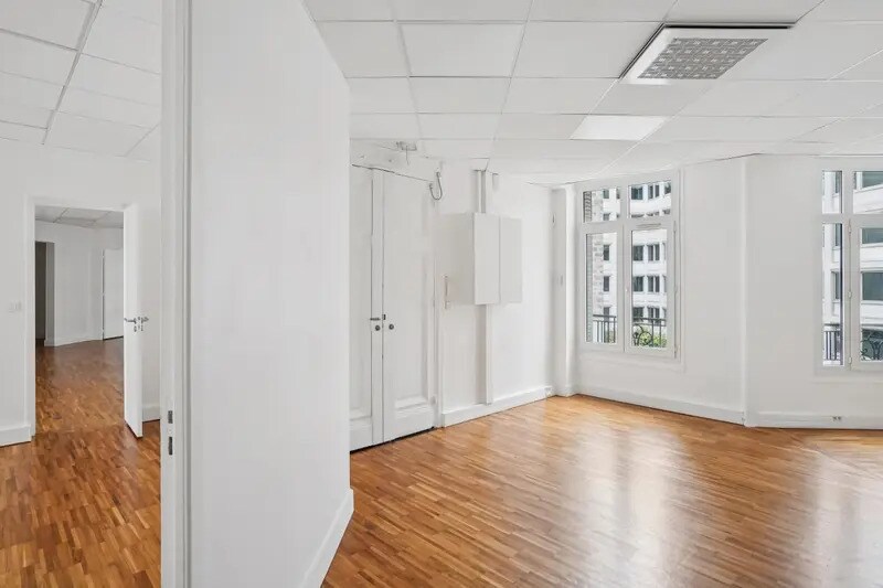 36 Avenue Hoche, Paris à louer - Photo de l’immeuble – Image 2 sur 14