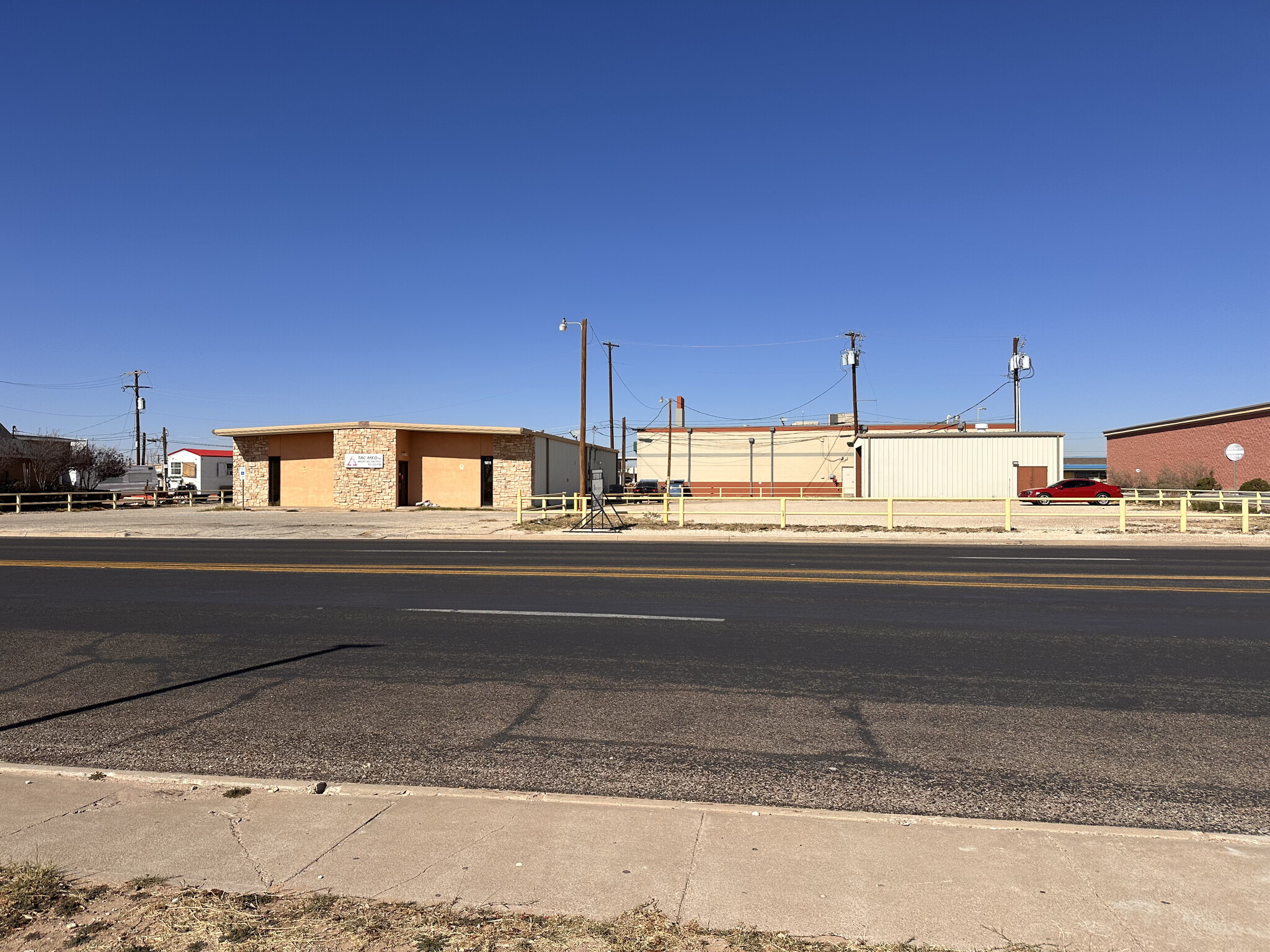 1011 E 7th St, Odessa, TX à louer Photo de l’immeuble– Image 1 sur 17