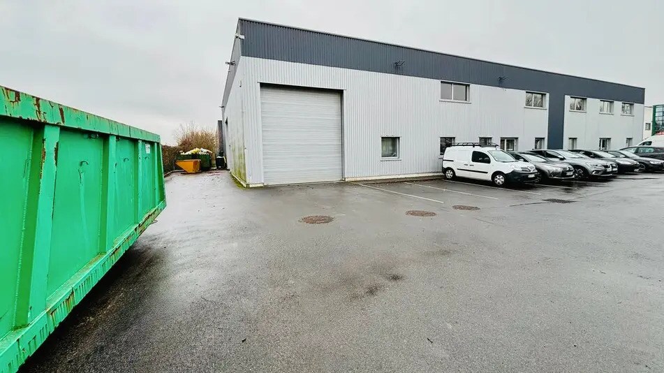 Local d’activités dans Orchies à louer Photo de l’immeuble– Image 1 sur 4