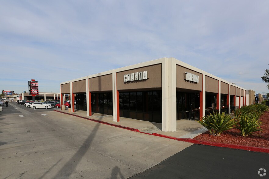4805-4891 Convoy St, San Diego, CA à louer - Photo de l’immeuble – Image 3 sur 6