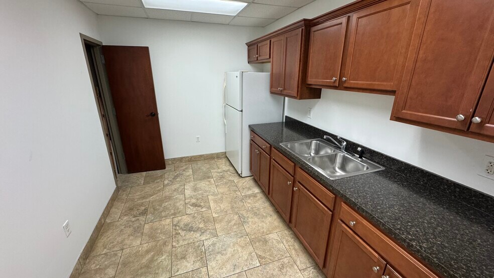 6065 Parkway North Dr, Cumming, GA à louer - Photo de l’immeuble – Image 3 sur 11