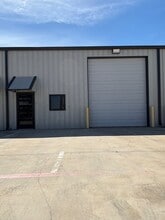 1919 Golden Heights Rd, Fort Worth, TX à louer Photo de l’immeuble– Image 1 sur 4