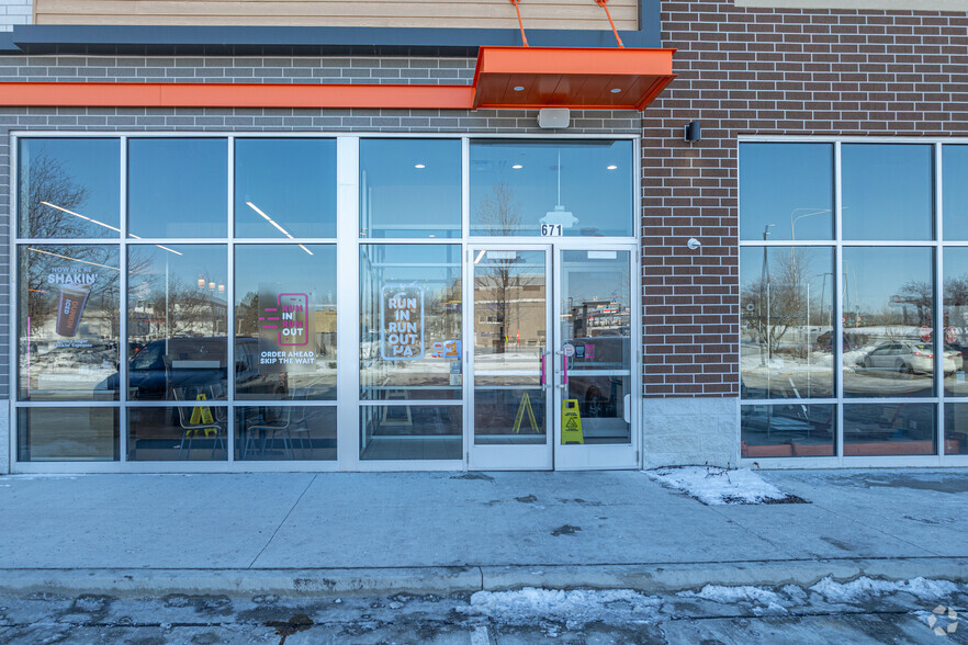 671 Weber Rd, Romeoville, IL à louer - Photo de l’immeuble – Image 2 sur 5
