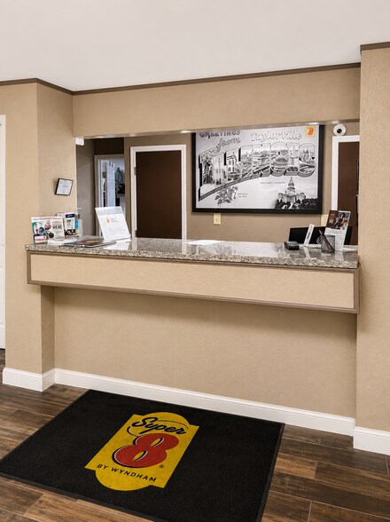 400 Abes Way, Taylorville, IL à vendre - Photo de l’immeuble – Image 3 sur 8