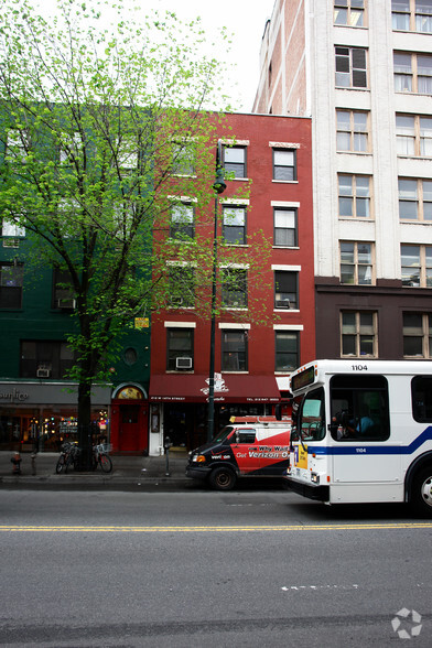 212 W 14th St, New York, NY à louer - Photo de l’immeuble – Image 3 sur 3