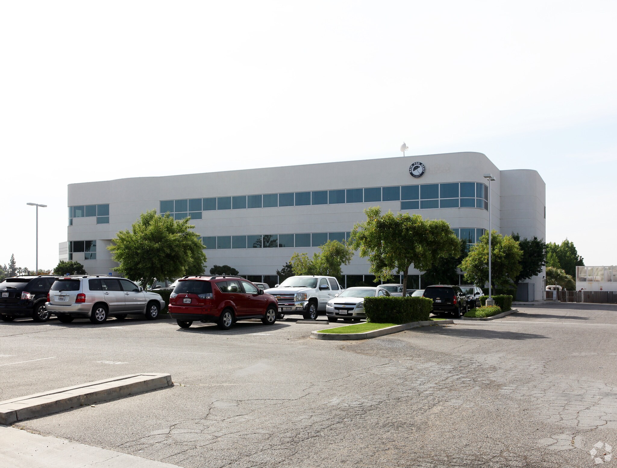 5101 Office Park Dr, Bakersfield, CA à louer Photo principale– Image 1 sur 17