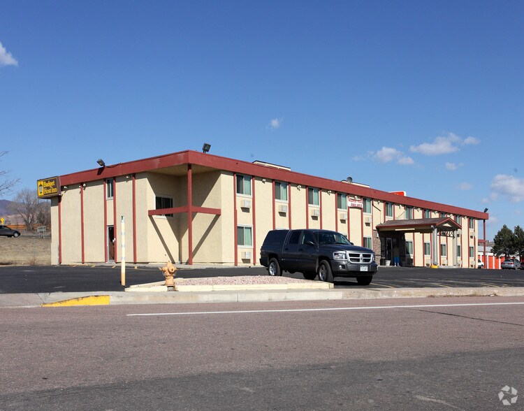 3402 Sinton Rd, Colorado Springs, CO à vendre - Photo de l’immeuble – Image 3 sur 7